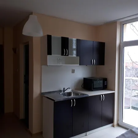 Apart Hotel Ravda شقة فندقية 3*