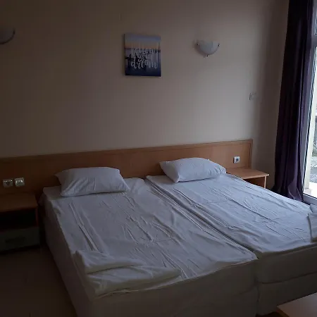 Apart Hotel Ravda شقة فندقية 3*